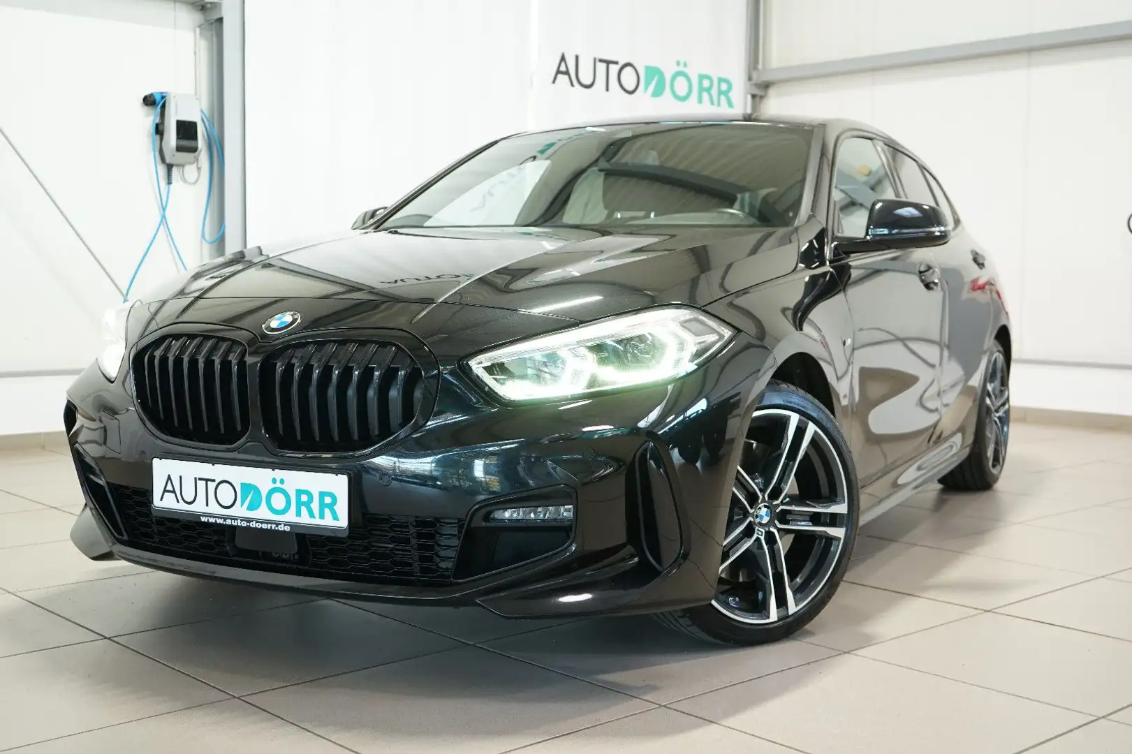 BMW 120 d xDrive M Sport Lenkradhz+Kamera+Keyless+SHZ Schwarz - 1