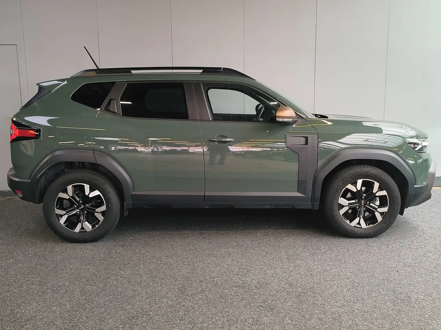 Dacia Duster 1.6 Hybrid 140 Extreme Automaat van 06-2025 Rijkla Vert - 2