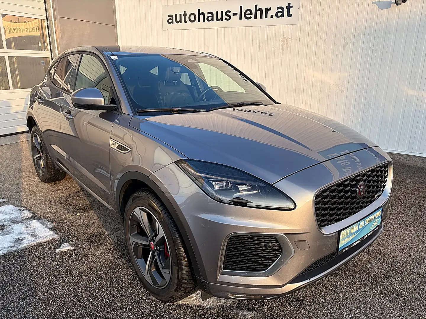 Jaguar E-Pace 2.0 D165 AWD R-Dynamic SE Aut. Gris - 2