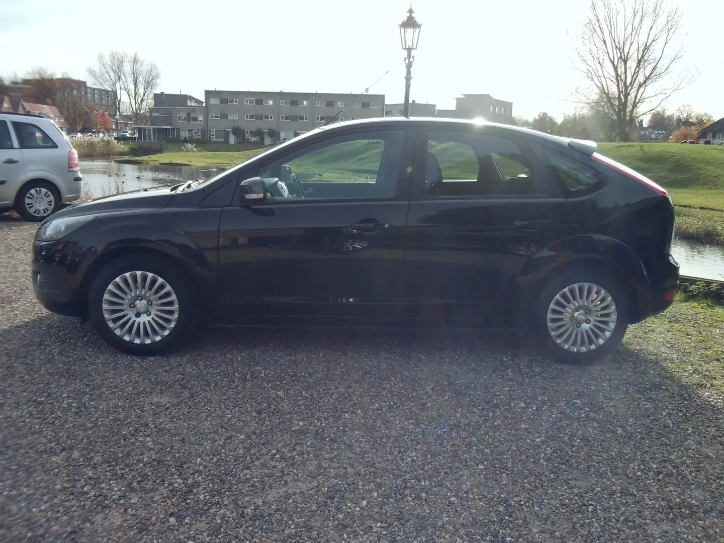 Ford Focus 1.8 Limited - Airco - Navigatie Zwart - 2