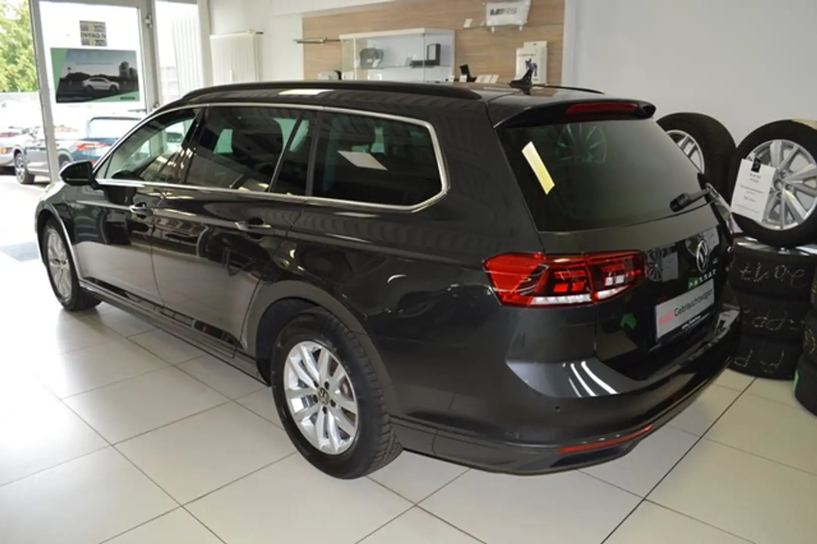 Volkswagen Passat Variant Business 1.5 TSI DSG Navi ACC Gris - 2