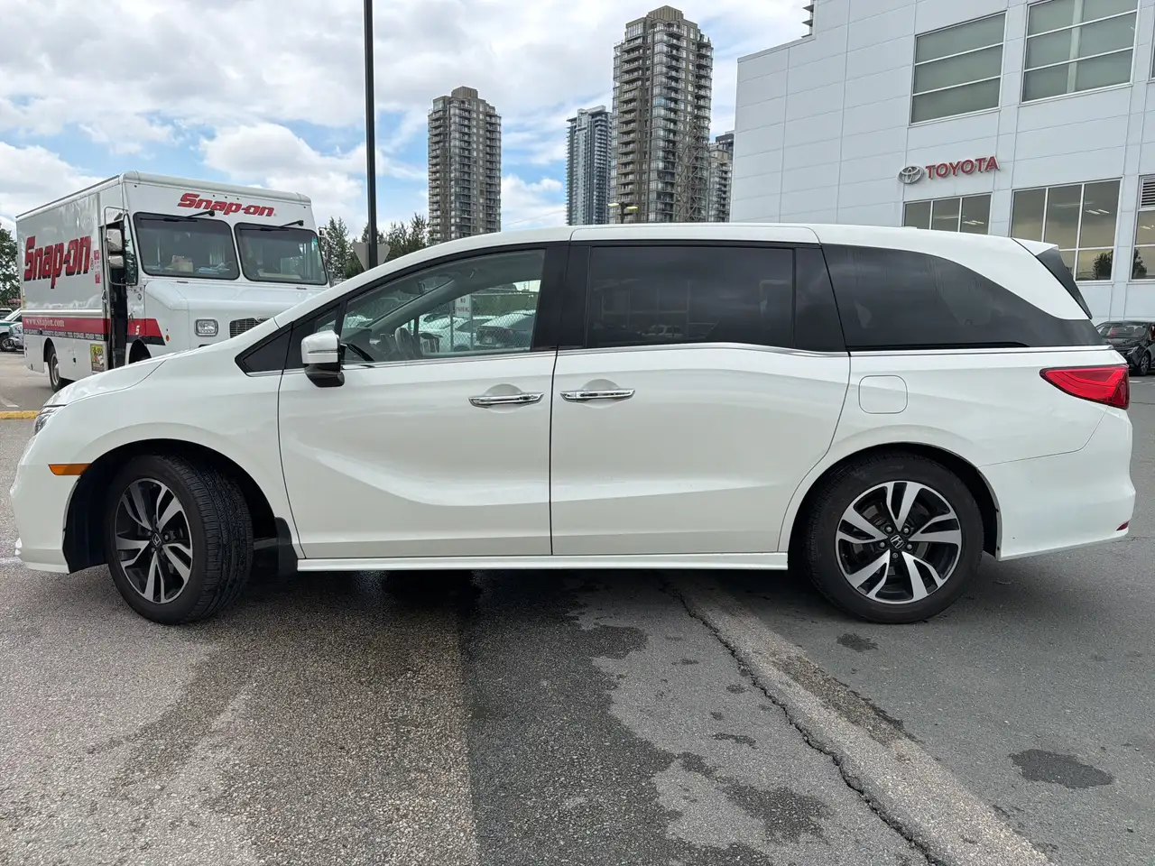 Honda Odyssey снимка Honda Odyssey