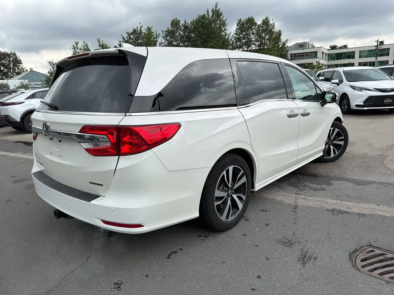 Honda Odyssey снимка Honda Odyssey