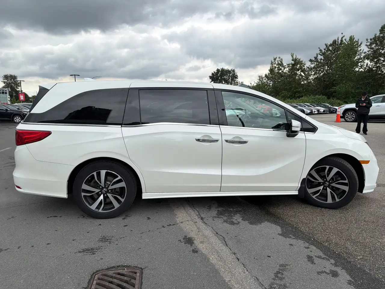 Honda Odyssey снимка Honda Odyssey