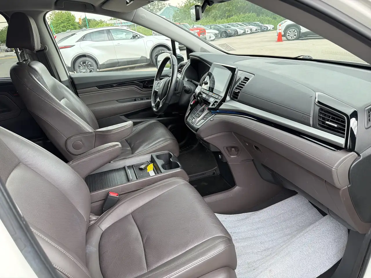 Honda Odyssey снимка Honda Odyssey