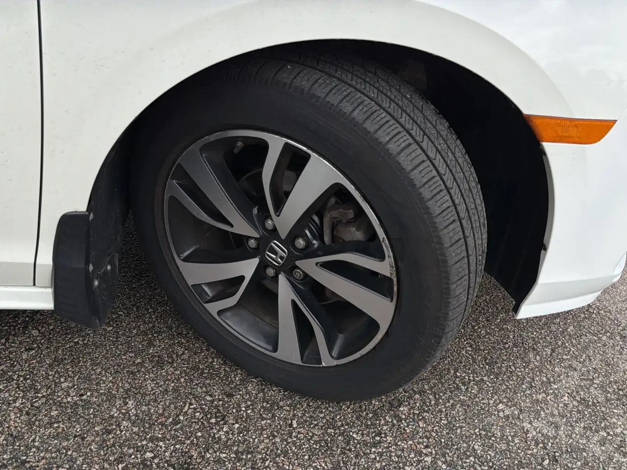 Honda Odyssey снимка Honda Odyssey