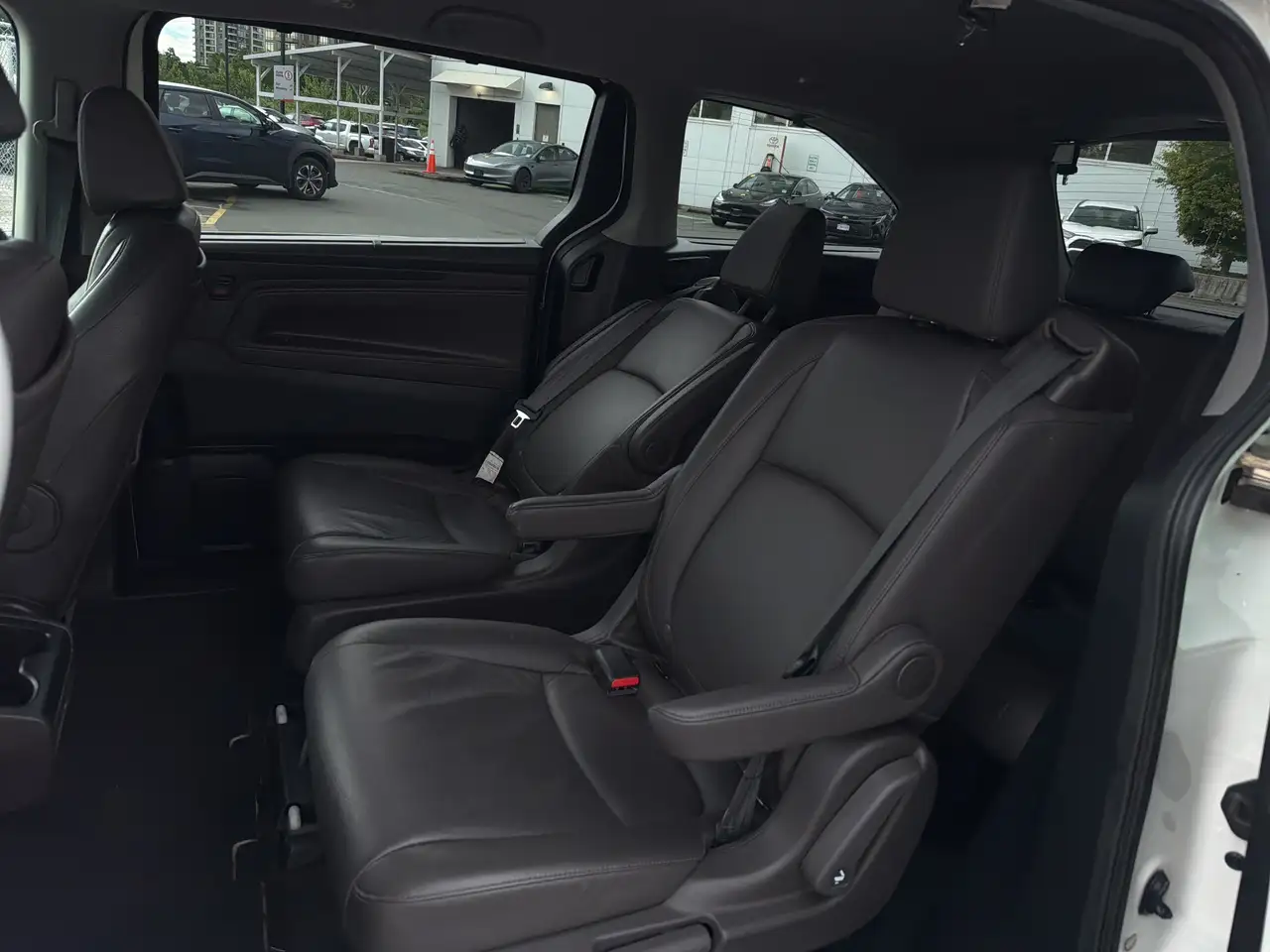 Honda Odyssey снимка Honda Odyssey