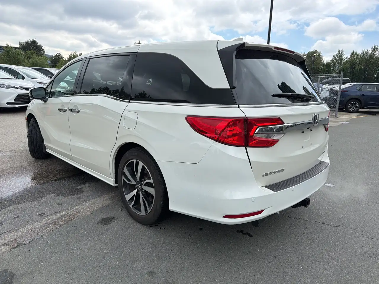 Honda Odyssey снимка Honda Odyssey