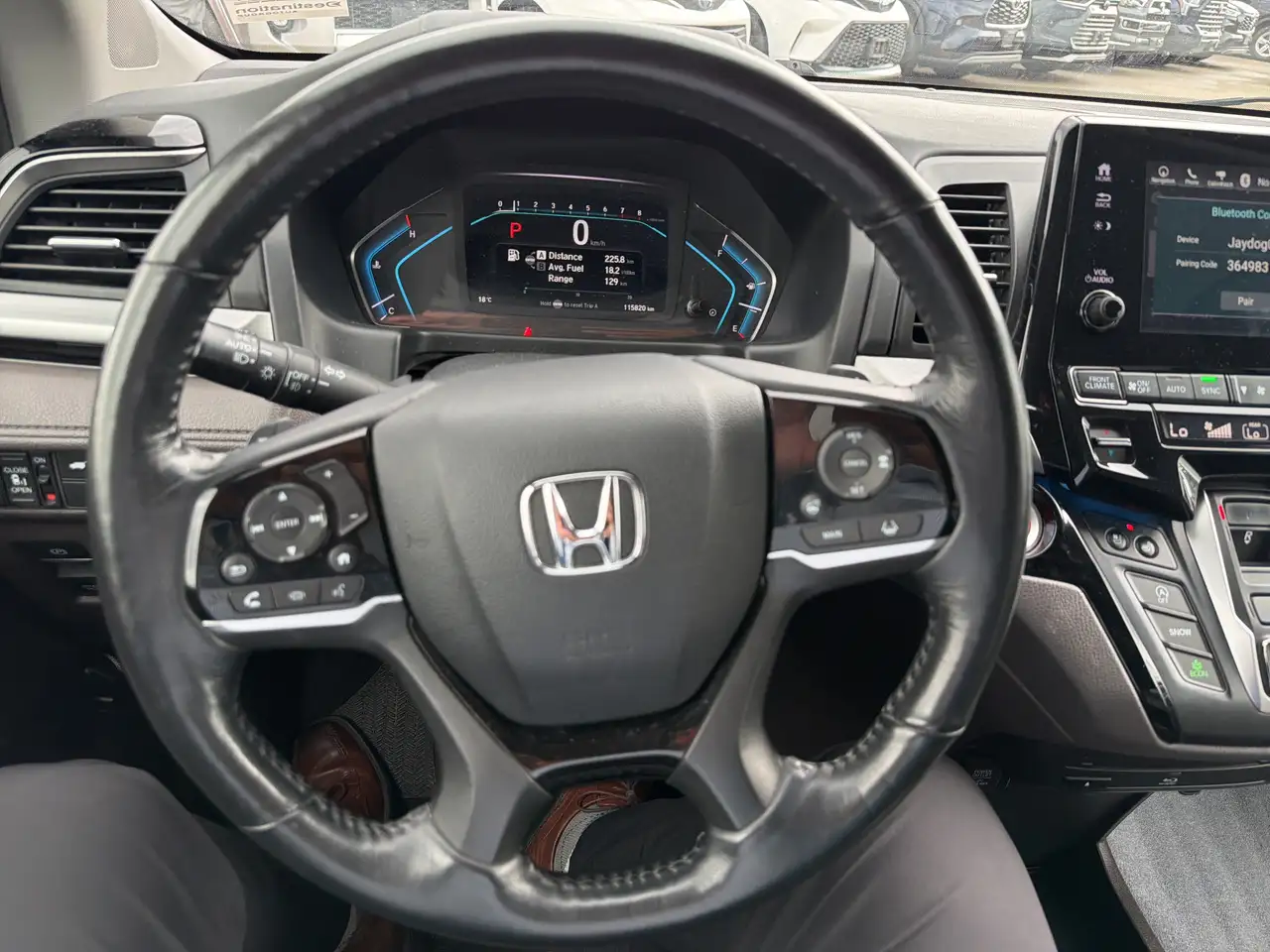 Honda Odyssey снимка Honda Odyssey
