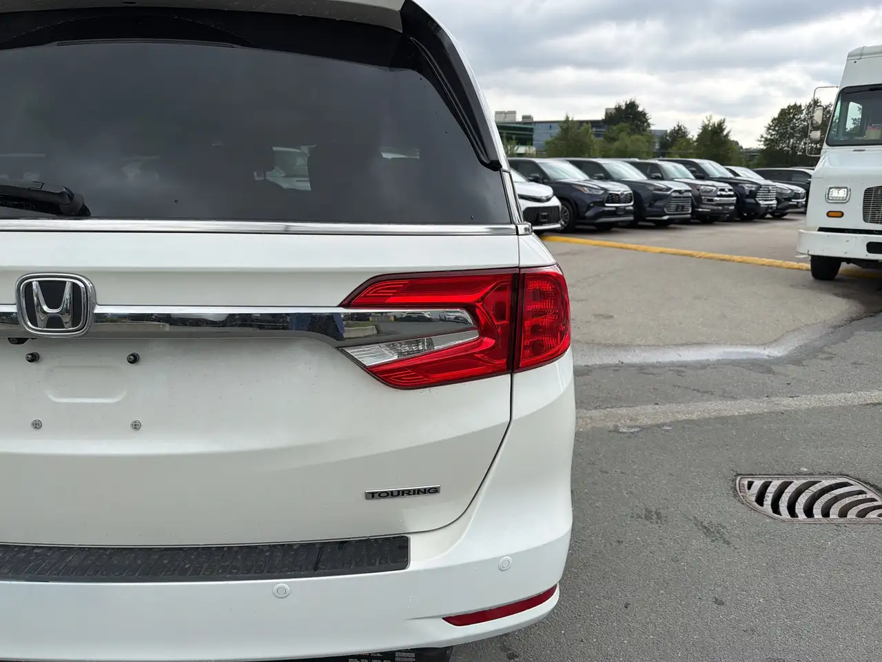 Honda Odyssey снимка Honda Odyssey