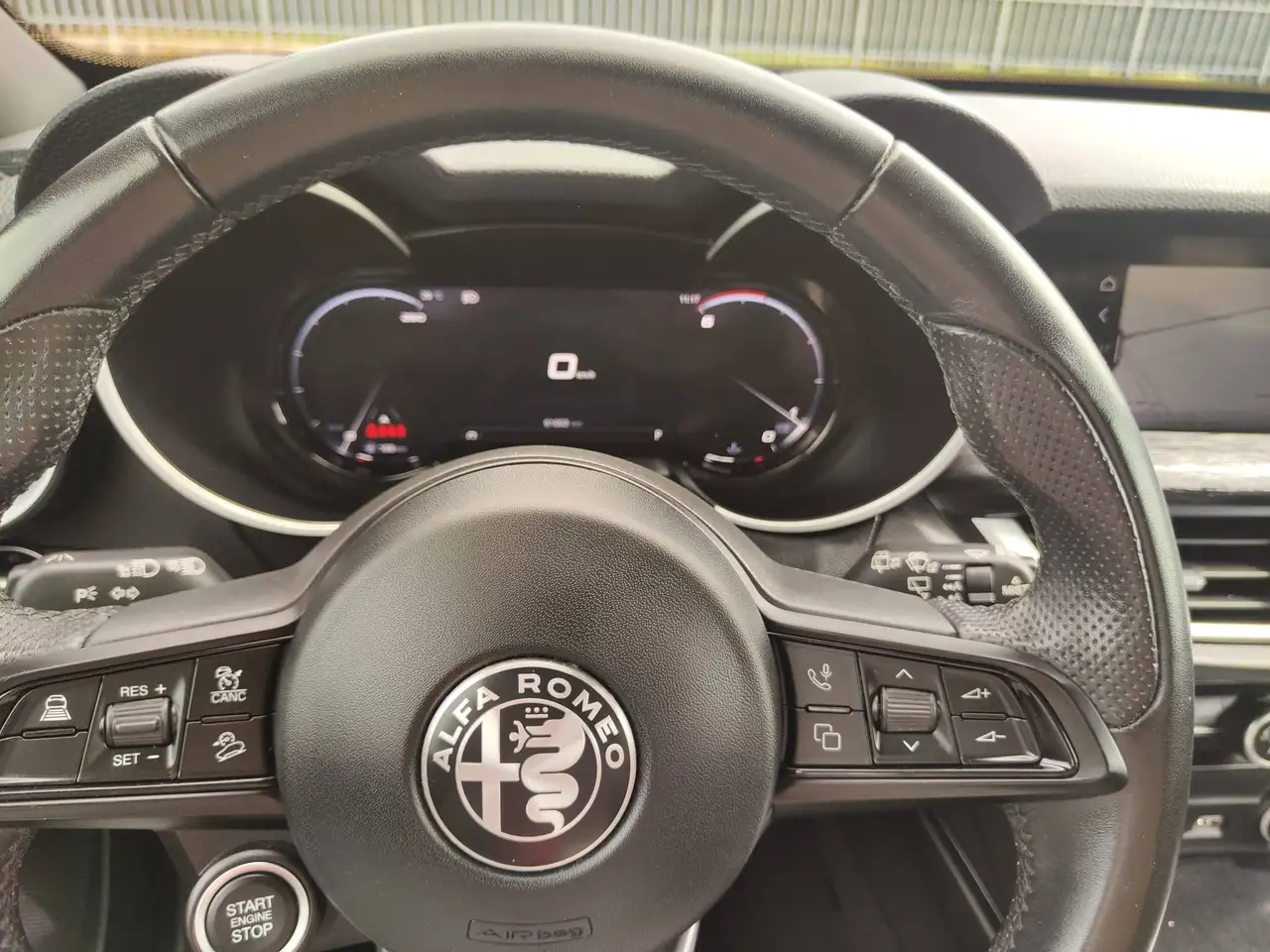Alfa Romeo Stelvio 2023 — фото 14