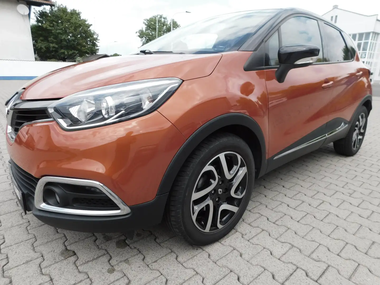 Renault Captur Luxe+Navi+Kam.+Look-Pak.,1.Hd Reno S-Heftgepflegt! Oranje - 2