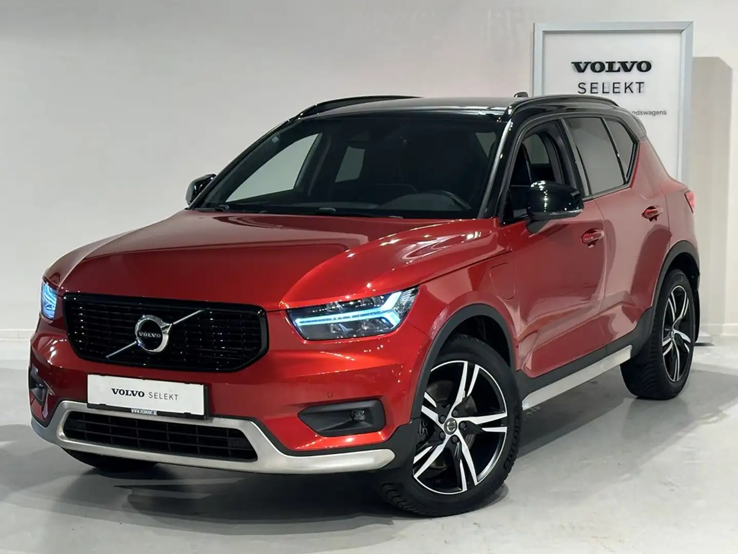 Volvo XC40 T5 Recharge R Design Rood - 1