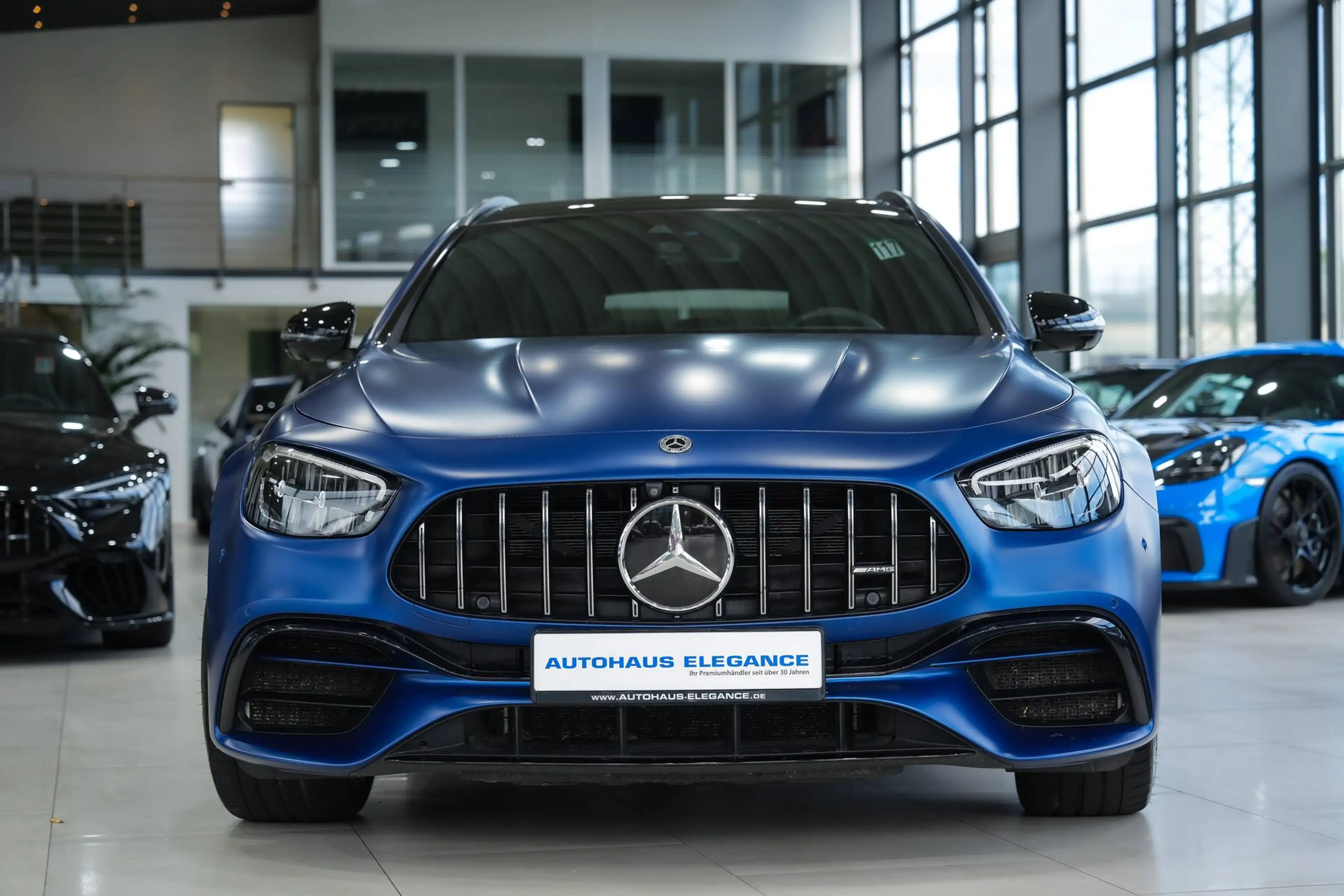 Mercedes-Benz E 63 AMG S 4Matic*NIGHT*PERF-ABGAS*360°*PANO*LED — photo 4