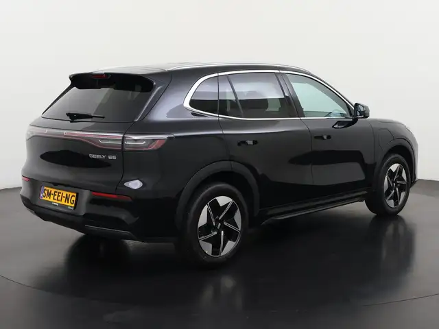 Geely E5 view 4