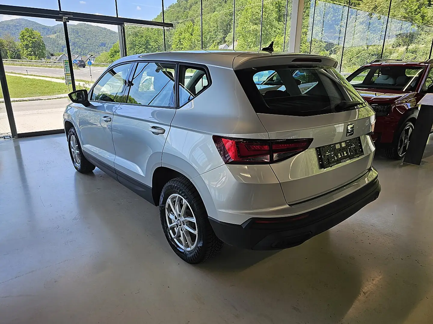 SEAT Ateca 1,0 TSI Reference Edition Grau - 2