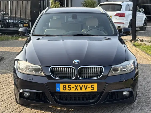 BMW 3 Series view 2
