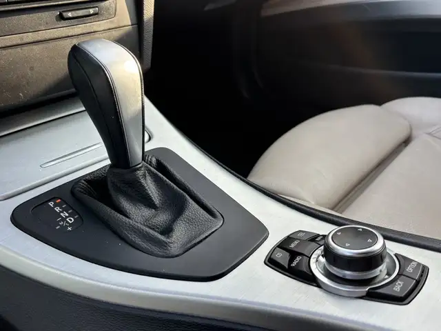 BMW 3 Series view 9