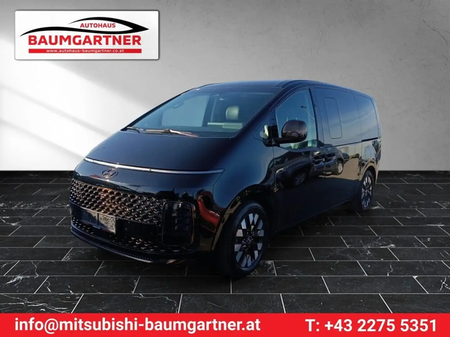 Hyundai STARIA Luxury Line 4WD Schwarz - 1
