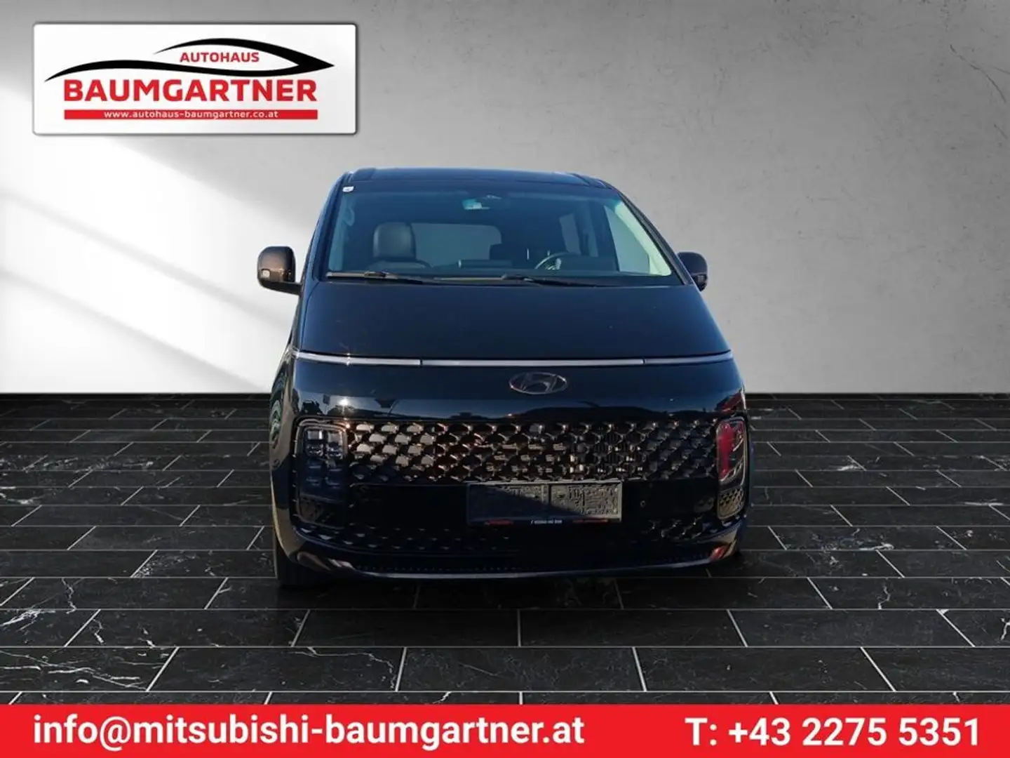 Hyundai STARIA Luxury Line 4WD Schwarz - 2