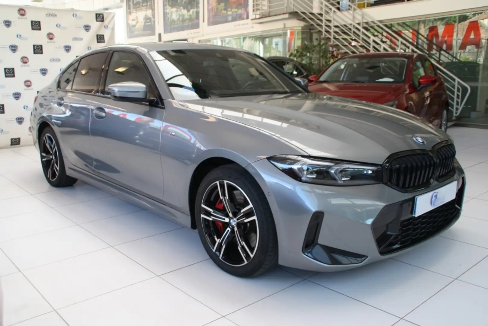 BMW 330 330e M Sport Pro Gris - 1
