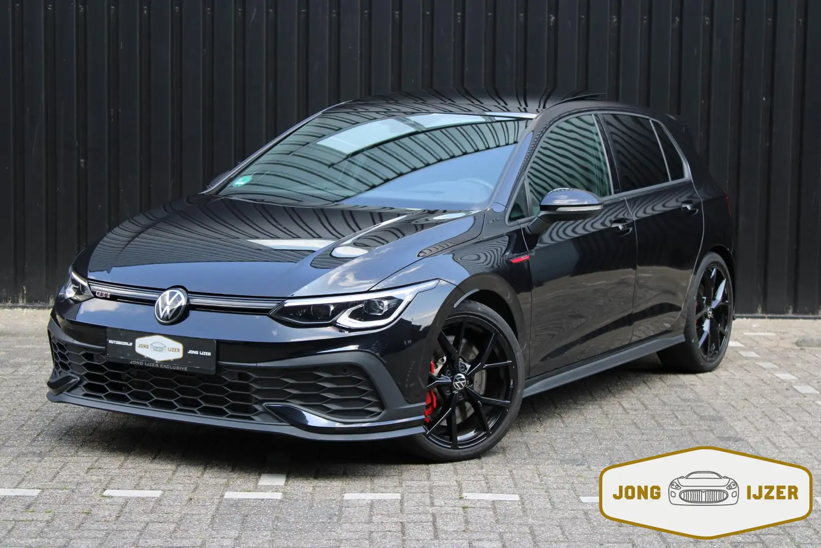 Volkswagen Golf GTI 2.0 TSI CLUBSPORT PANO HARMAN KAR HUD IQLIGHT Zwart - 1