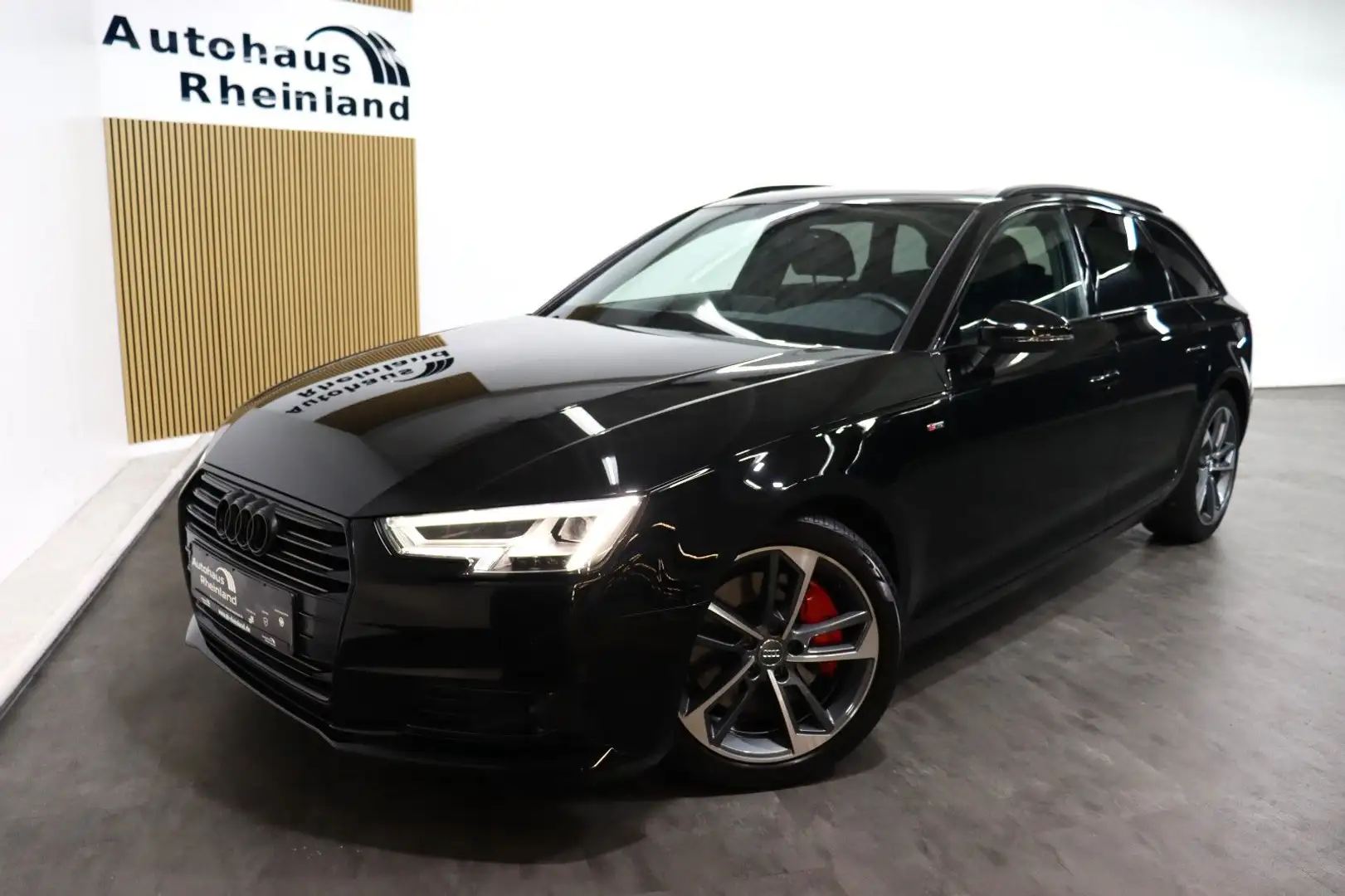 Audi A4 Avant S-Line*PANORAMA*MASSAGE*ALCANTARA*LED Noir - 1