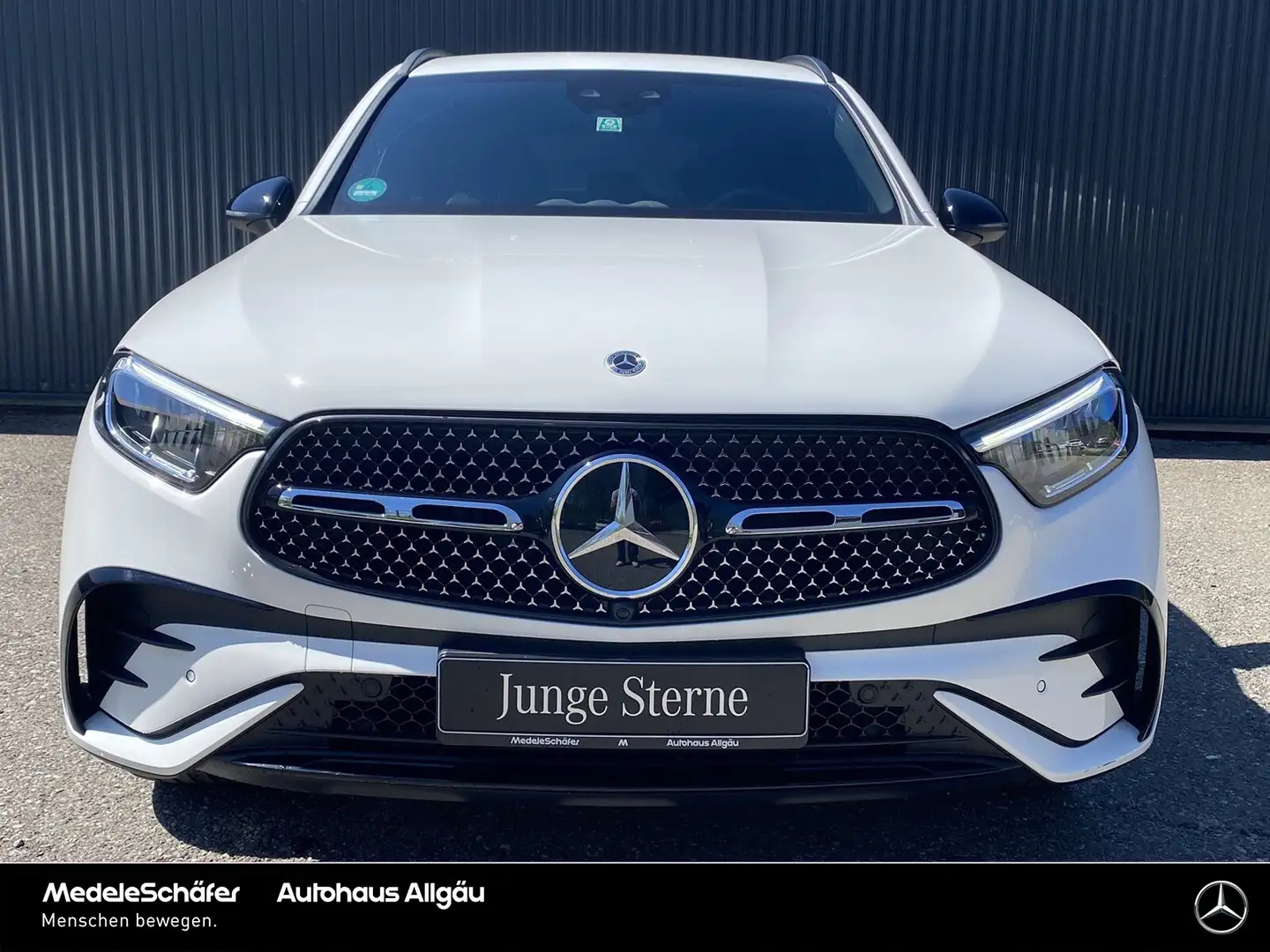 Mercedes-Benz GLC 220 GLC 220 d 4M AMG Night Distron AHK Kam LED Ambi Weiß - 2