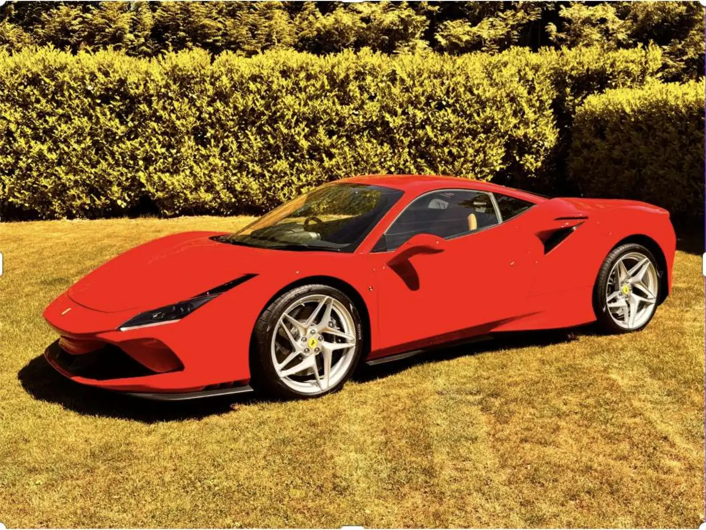 Ferrari F8 Tributo V8 bi-turbo Coupé DCT 1.H/S-H/R-CAM/R-SEATS/CARBO Rouge - 1