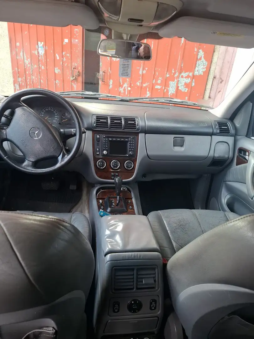 Mercedes-Benz 270 - 2