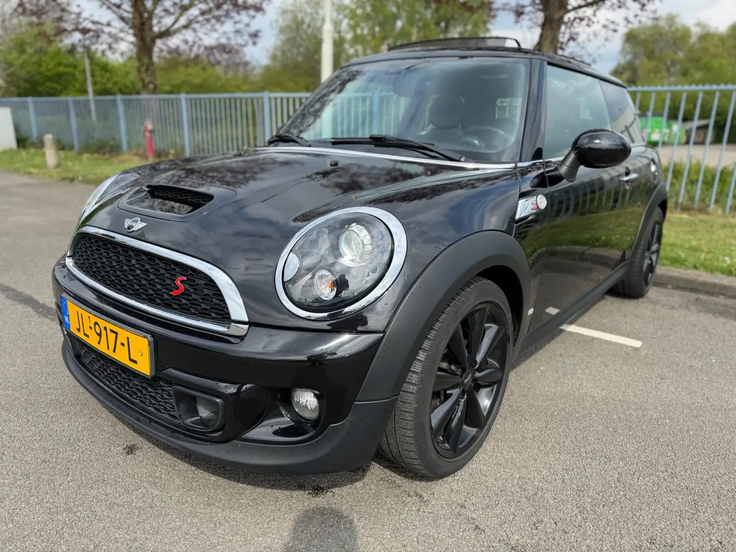 MINI Cooper S Mini 1.6 Monte Carlo Automaat Panorama Xenon Navi Zwart - 1