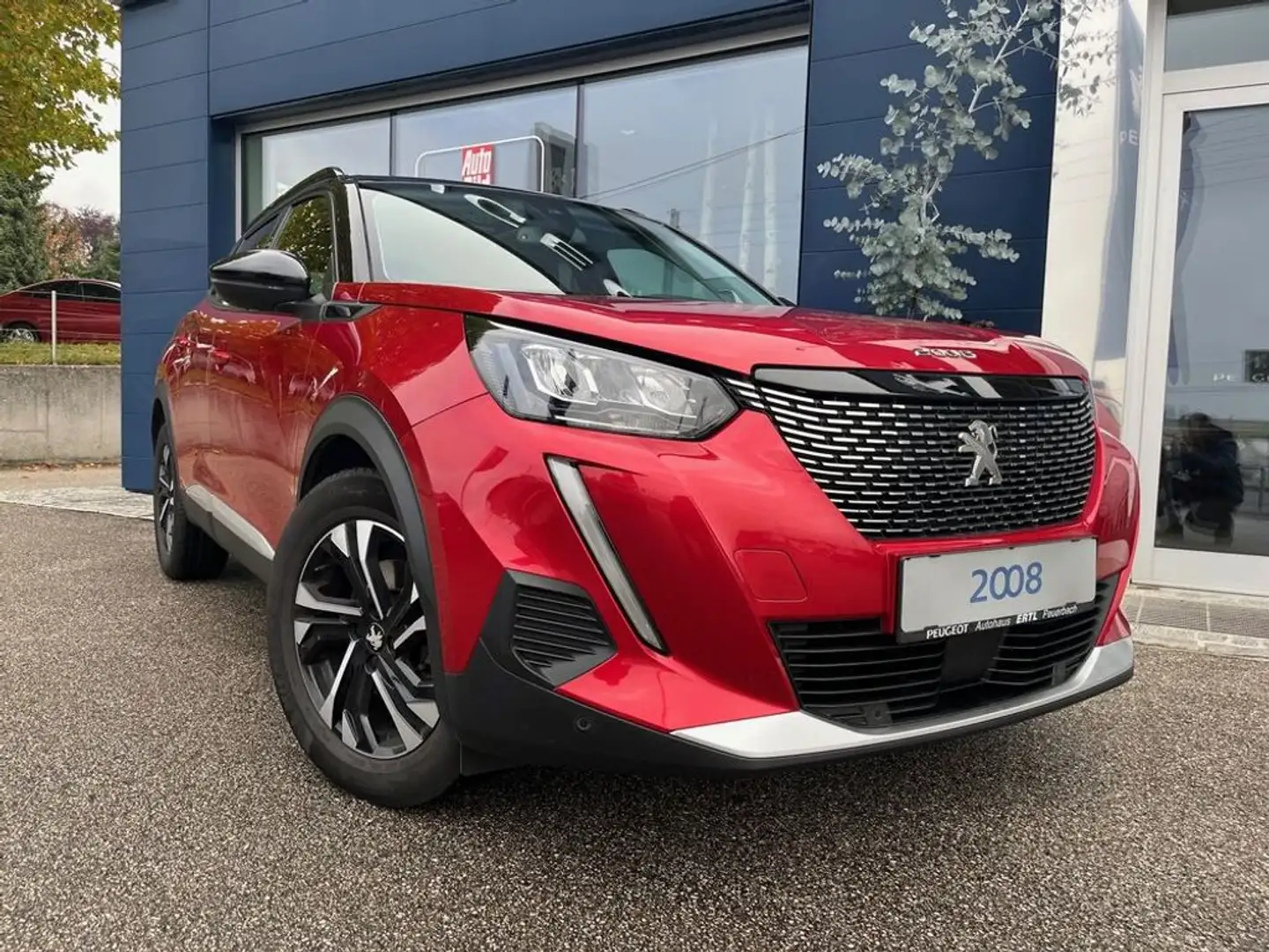 Peugeot 2008 Allure Pack BHDI130EAT8 Glasschiebedach AHK Rot - 2