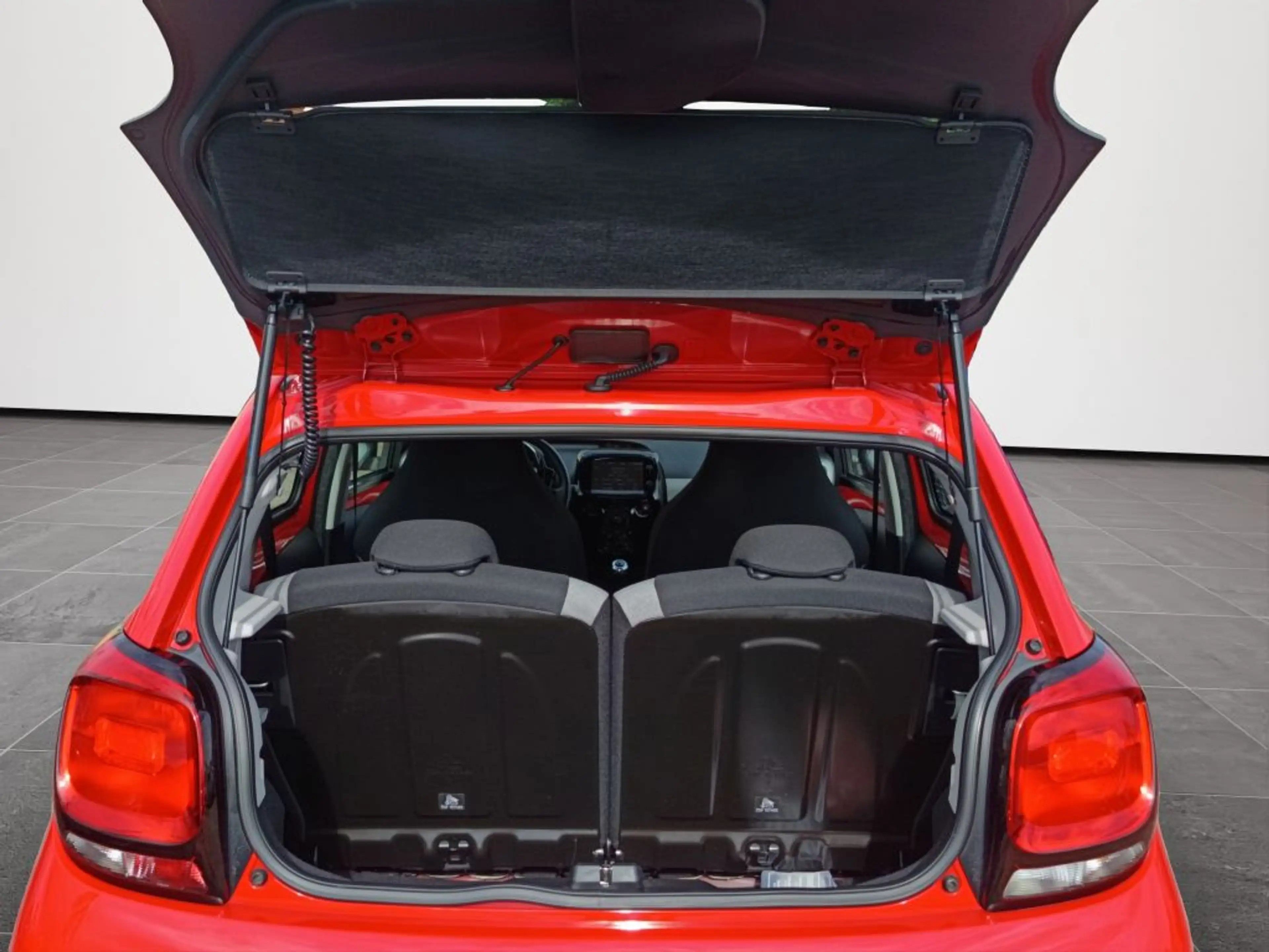 Citroen C1 PureTech 82 Shine — photo 14