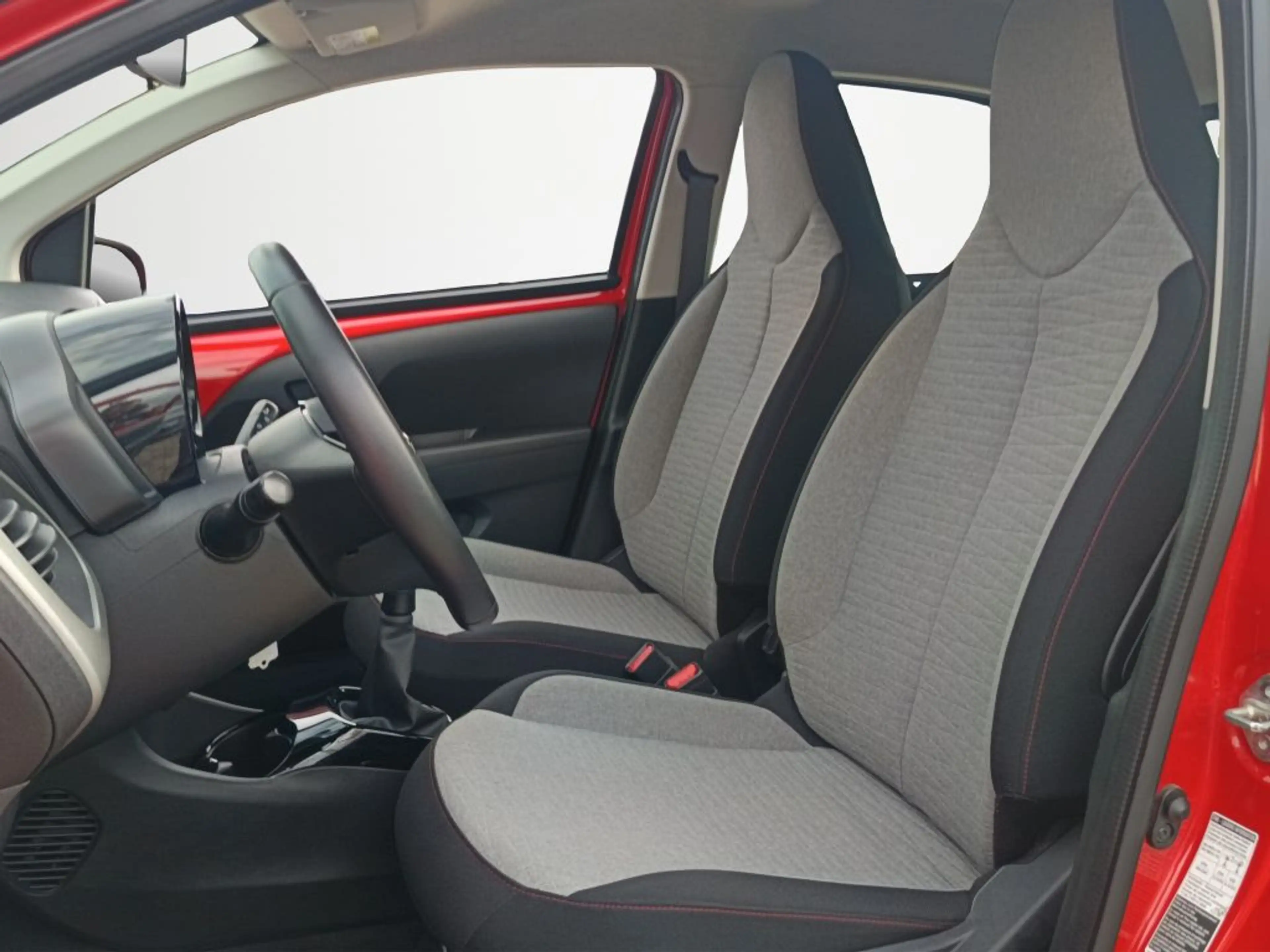 Citroen C1 PureTech 82 Shine — photo 6