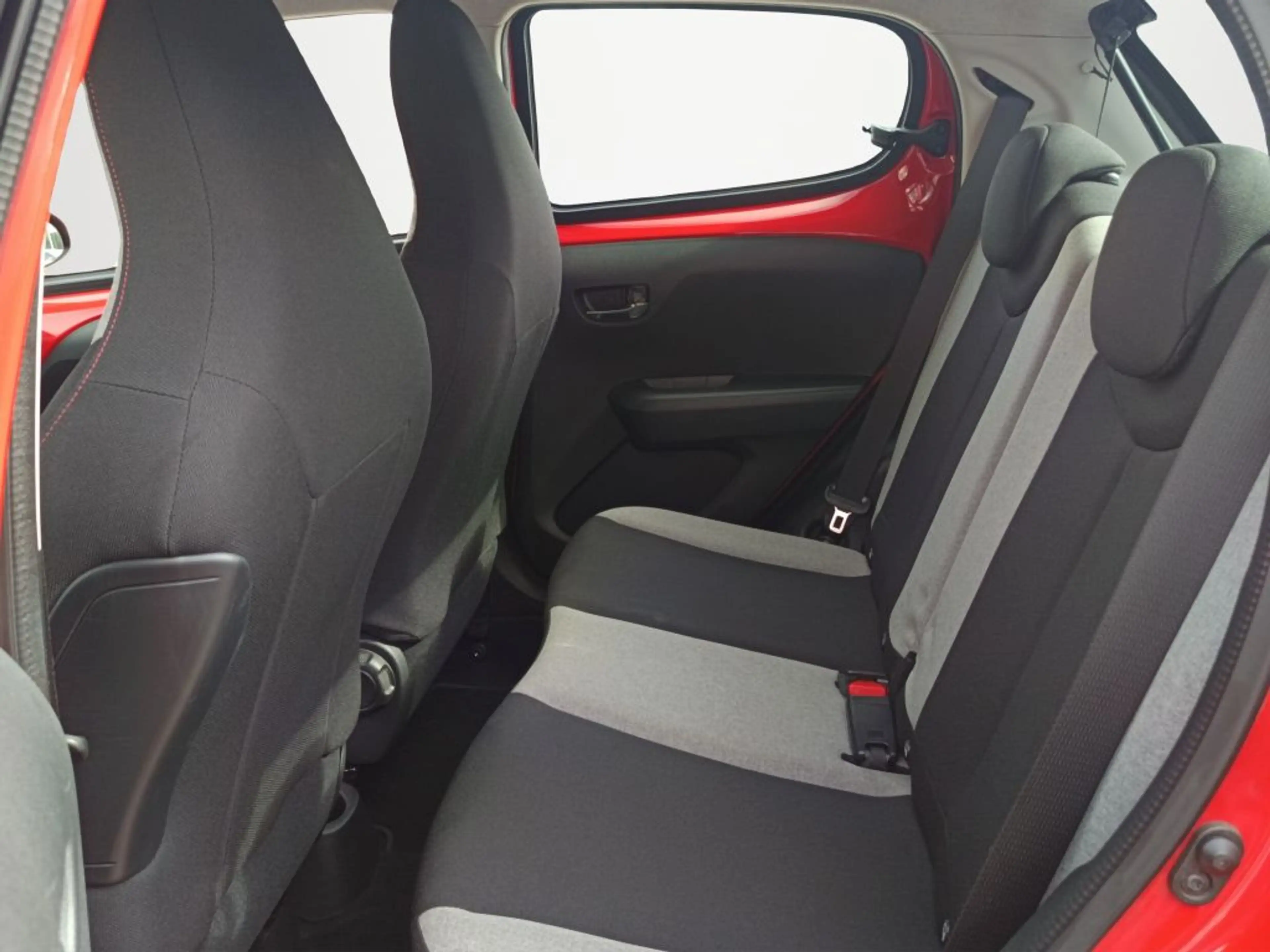Citroen C1 PureTech 82 Shine — photo 13
