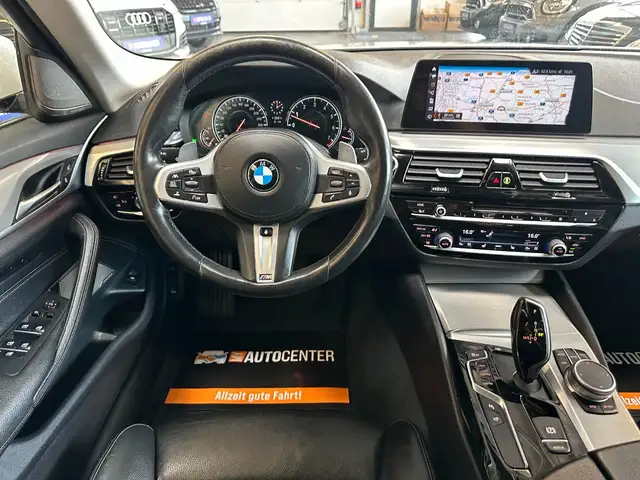 BMW 5 Series view 8
