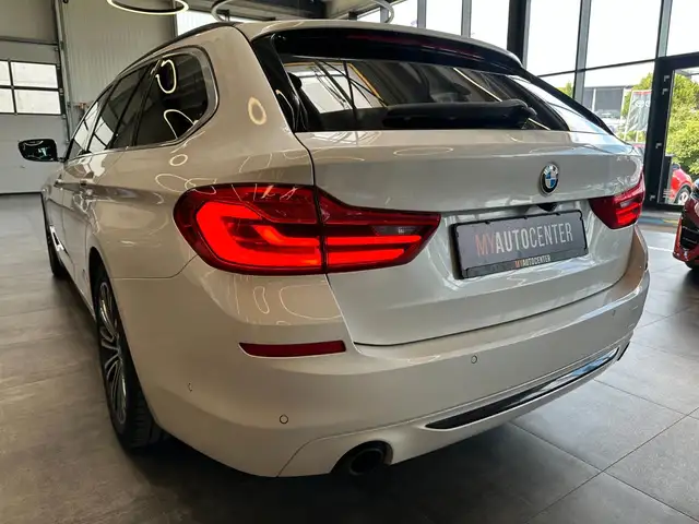 BMW 5 Series view 5