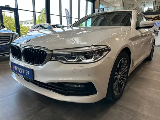 BMW 5 Series view 4