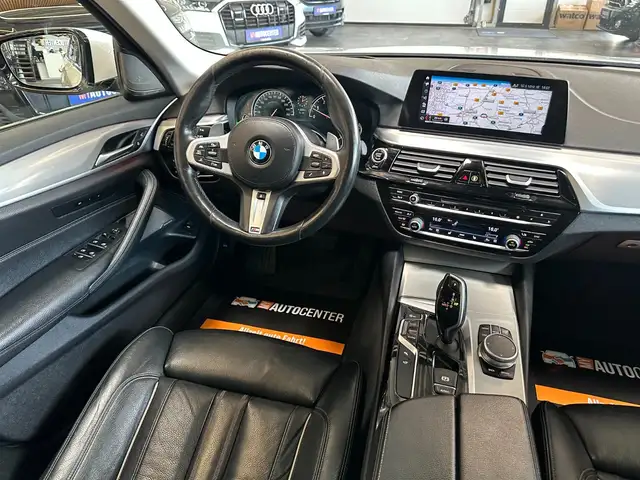 BMW 5 Series view 6