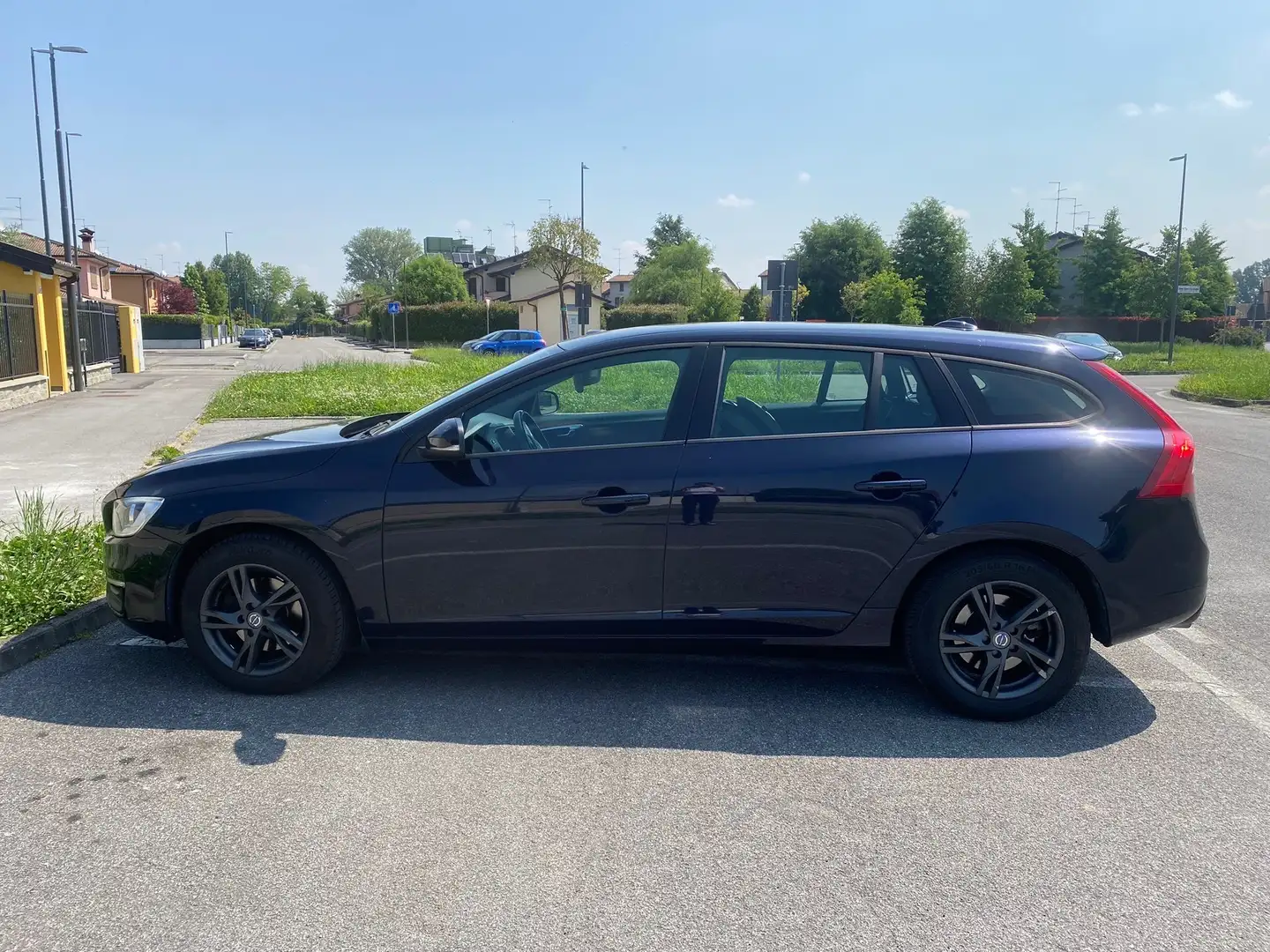 Volvo V60 V60 I 2014 2.0 d2 Business geartronic Blu/Azzurro - 2