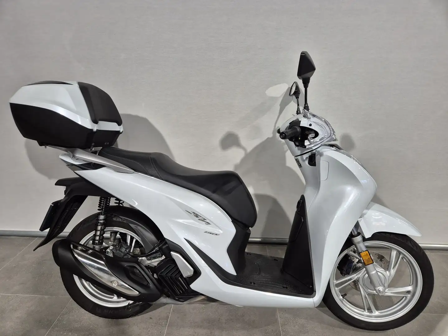 Honda SH 150i ABS Alb - 1