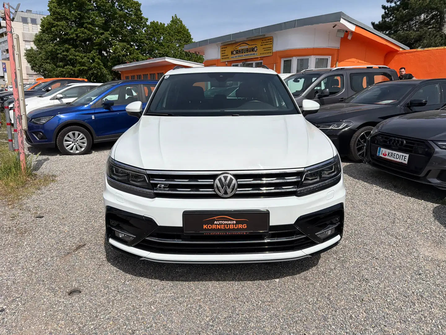 Volkswagen Tiguan R-Line*1.Besitz*Massagesitz*Panoramadach*Navi*PDC* Weiß - 2