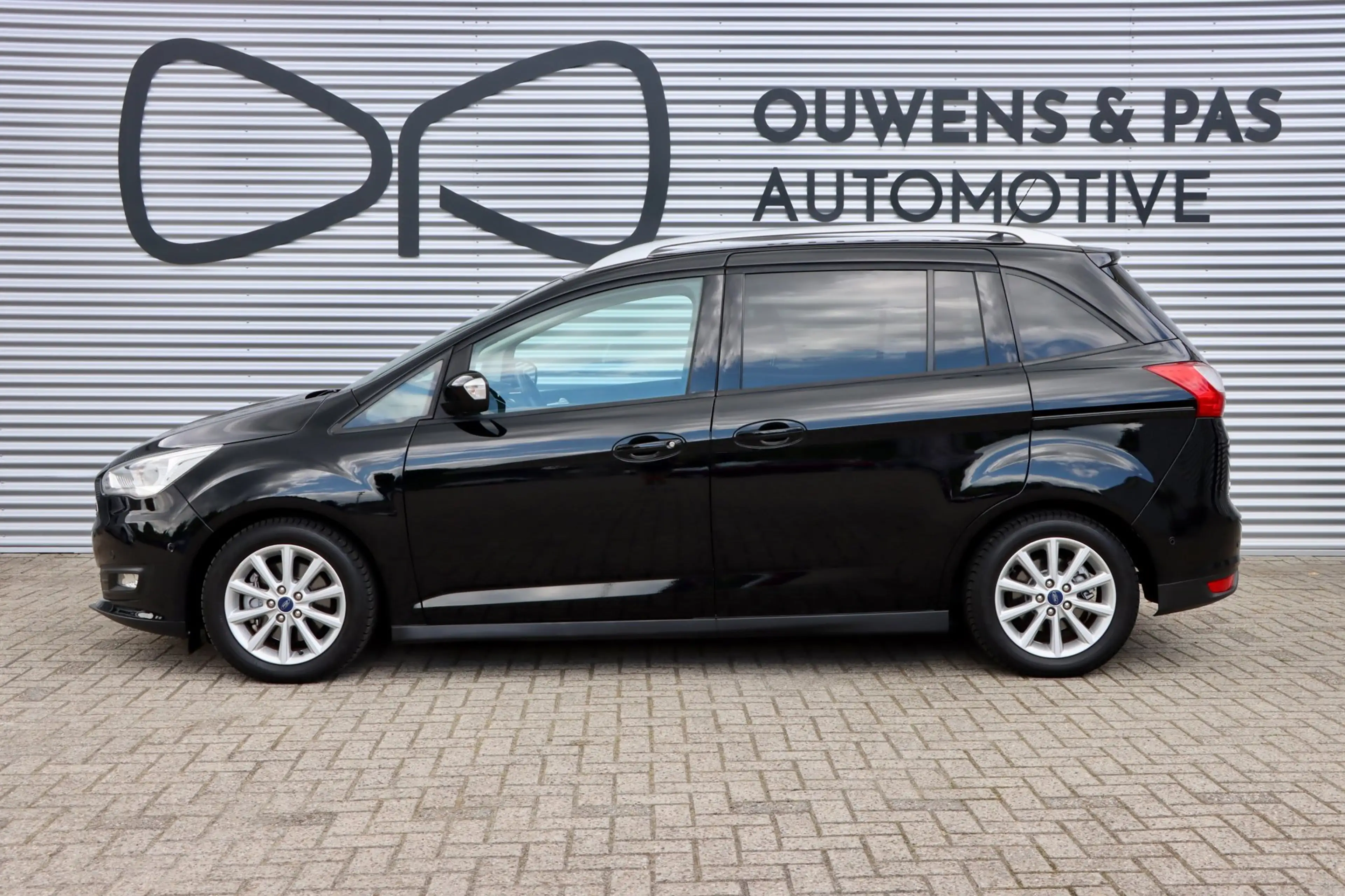 Ford Grand C-Max 1.0 Titanium | NAVIGATIE | WINTERPAKKET | TREKHAAK — photo 2