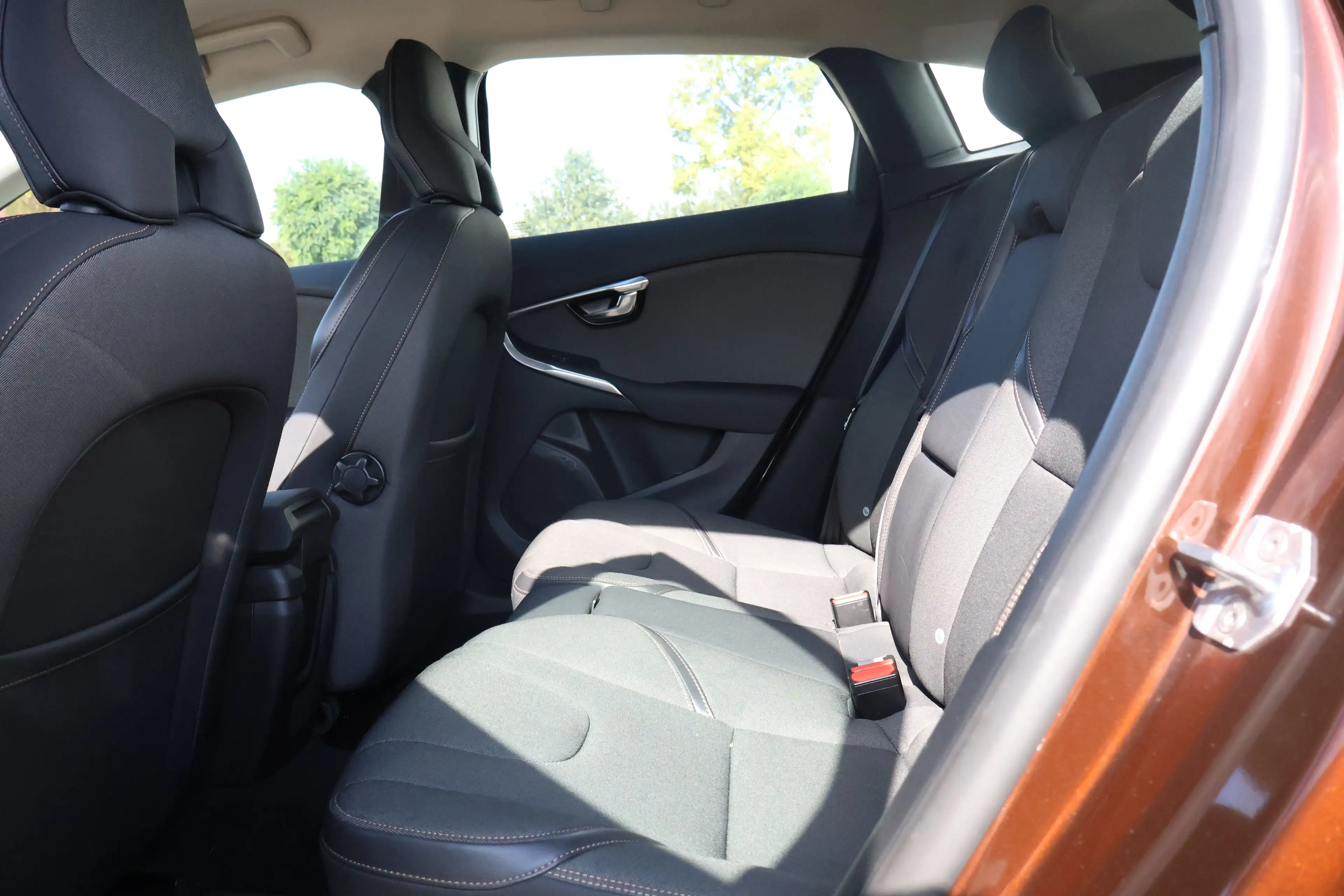 Volvo V40 Cross Country 1.5 T3 Nordic+ Rich Java! | 1e Eigenaar! | All-Sea — photo 29
