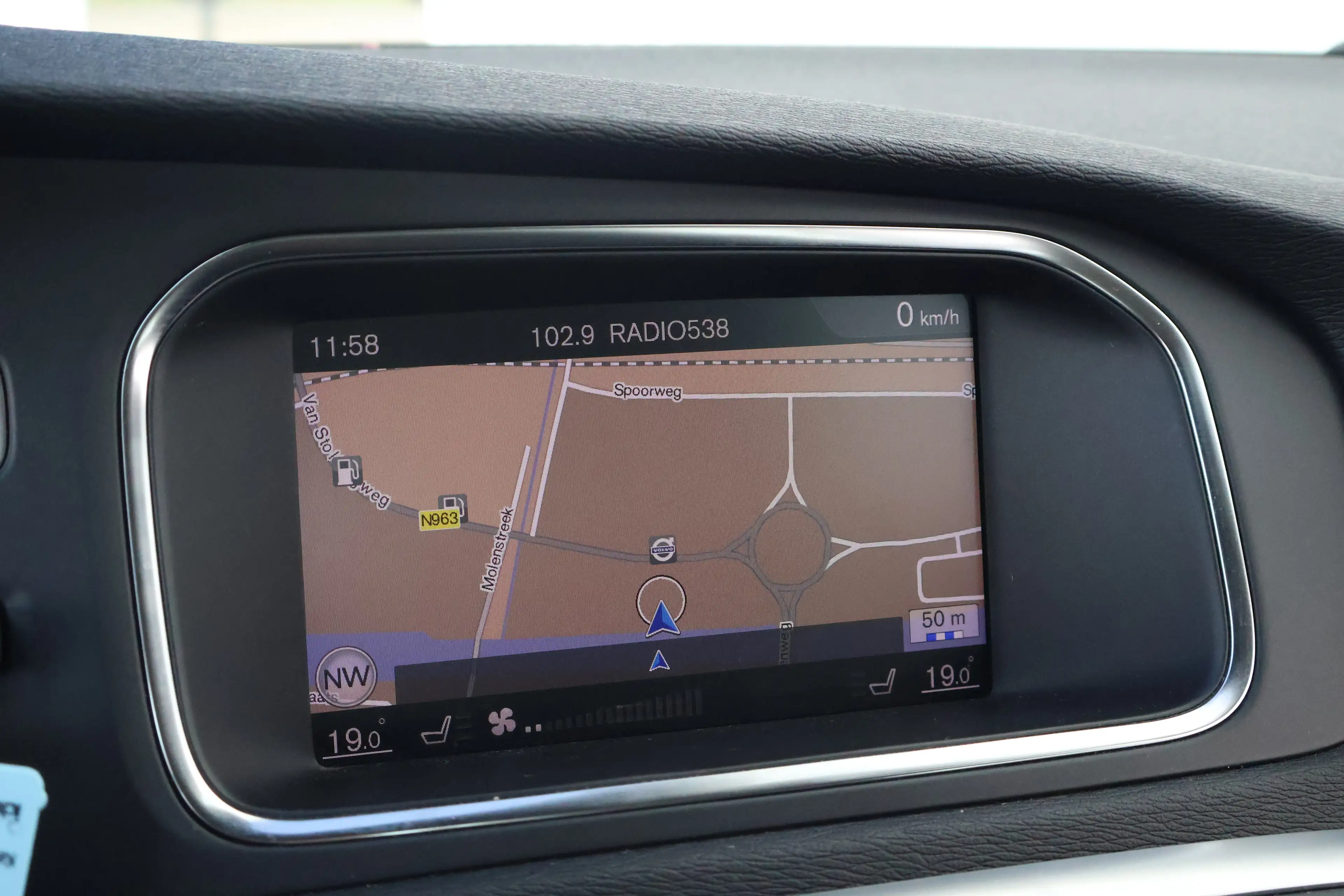 Volvo V40 Cross Country 1.5 T3 Nordic+ Rich Java! | 1e Eigenaar! | All-Sea — photo 18