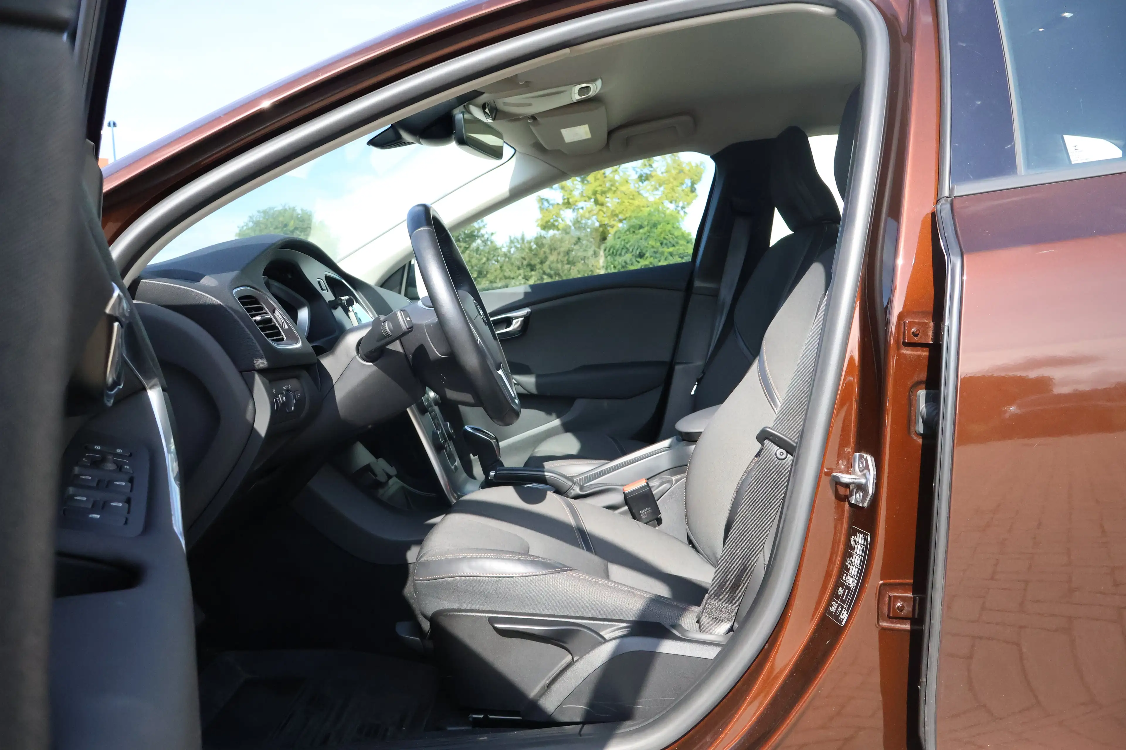 Volvo V40 Cross Country 1.5 T3 Nordic+ Rich Java! | 1e Eigenaar! | All-Sea — photo 8