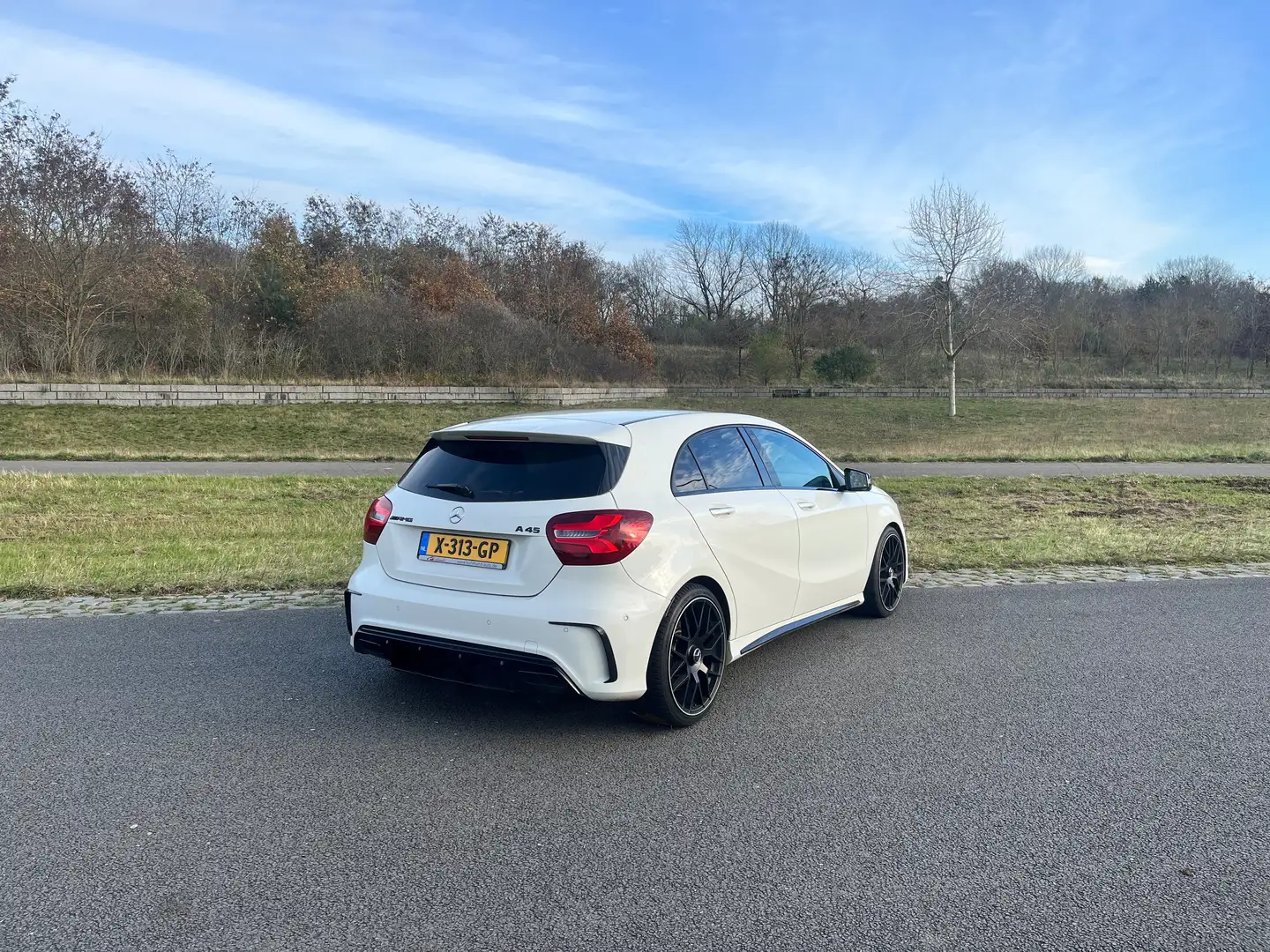 Mercedes-Benz A 45 AMG 45 AMG 4MATIC Wit - 2