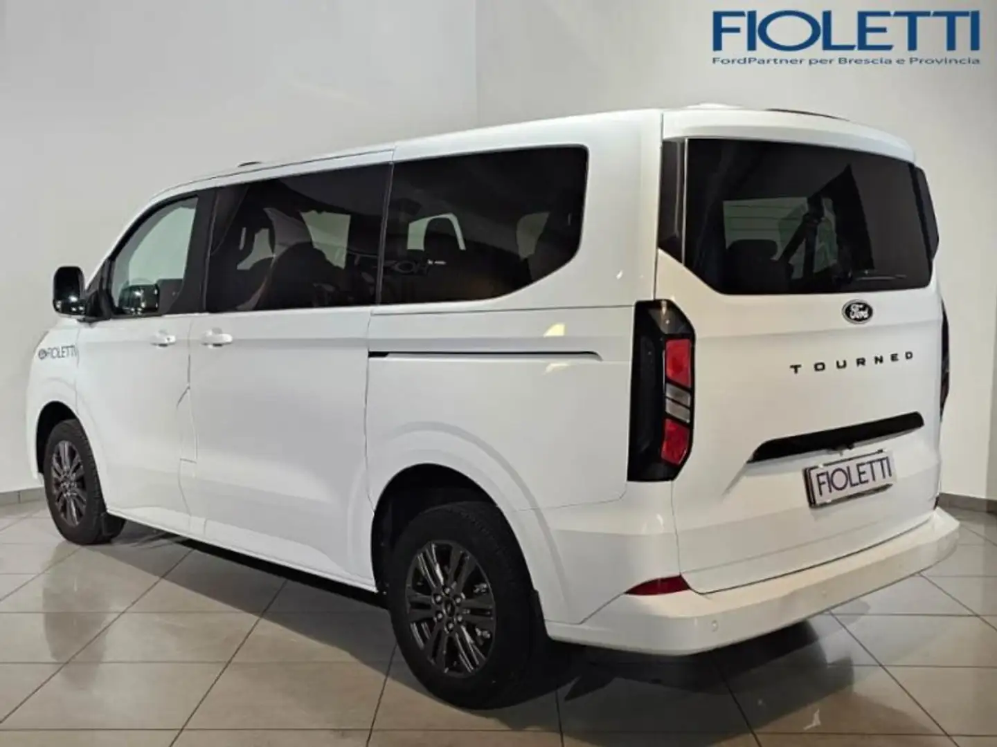 Ford Tourneo Custom Nuovo Custom Tourneo Titanium 2.0 Ecoblue 150cv 3 Bianco - 2