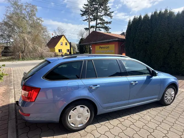 Skoda Octavia view 4