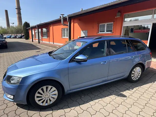 Skoda Octavia view 3